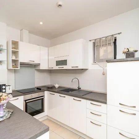 Apartmán 1 Bedroom Cozy In