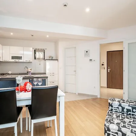 1 Bedroom Cozy In Apartamento Dubrovnik